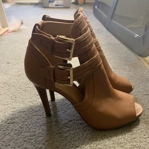 $25 Michael Kors Tan 4 Inch High Heels Size 7.5